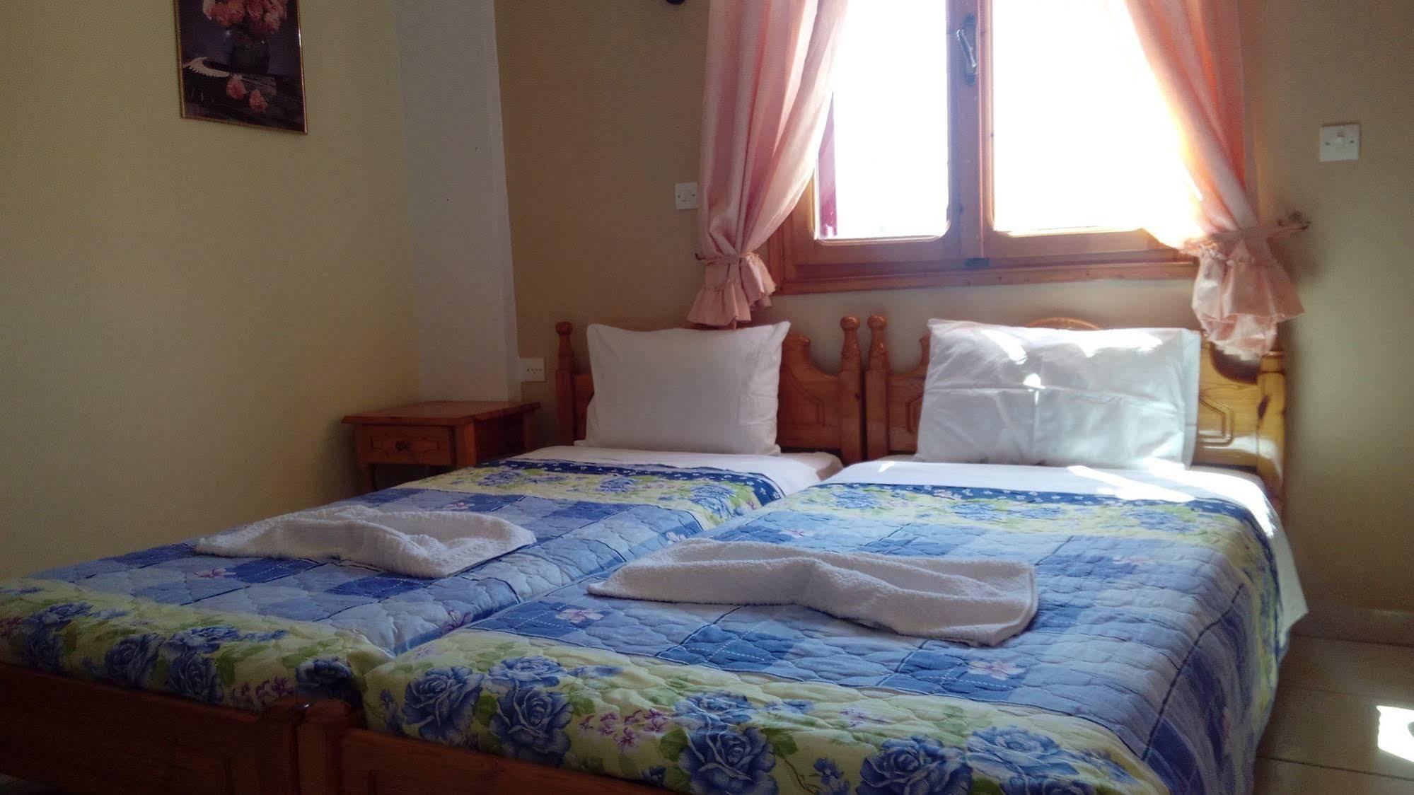 Anessis Cosmos Aparthotel Anaxos Buitenkant foto